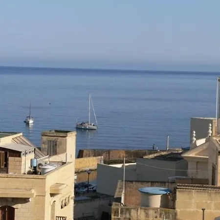 Il-guva Penthouse At Apartment Marsalforn